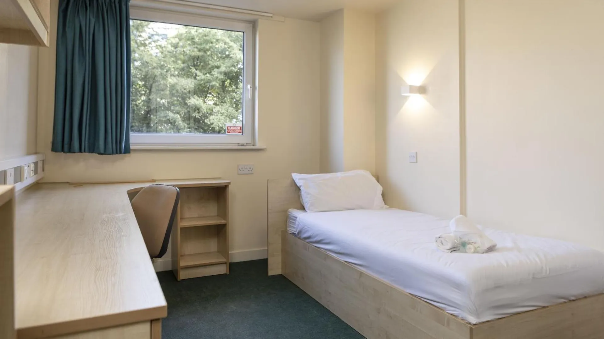 Burley Road Aparthotel Leeds  0*, Leeds (West Yorkshire)